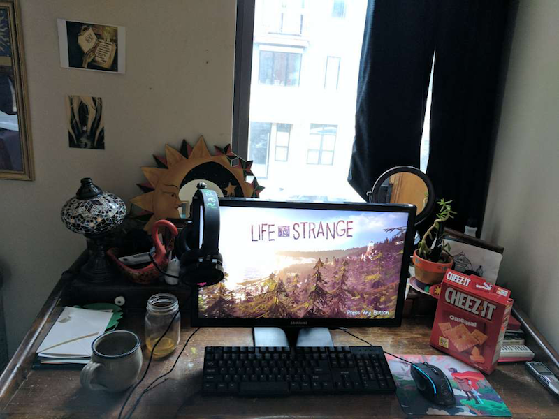 Illustration for article titled Snacking Near Your Keyboard: A Guide To What (Not) To Do